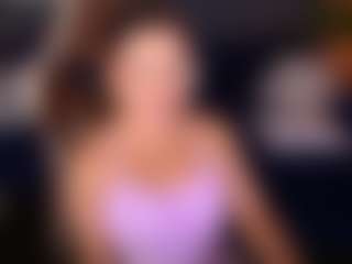 dafnimon MILF webcam performer live streaming