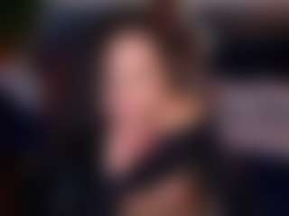 Live cam show with dafnimon - Petite MILF on madthumbs