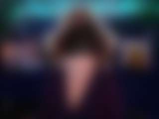 dafnimon MILF webcam performer live streaming