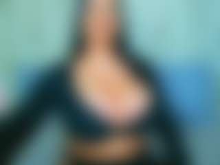 Live cam show with Queen Eva Maria - Flirt MILF on Gym Cam Girls