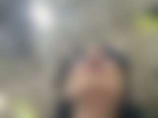 SaritaNice MILF webcam performer live streaming