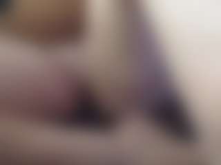 Live cam show with ireallysquirt - Glasses on Milfs Live
