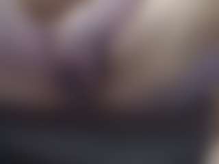 Live cam show with ireallysquirt - Glasses on Dare Cams