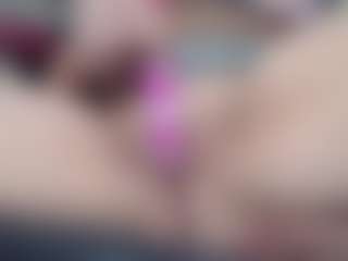 Live cam show with ireallysquirt - Old on Dare Cams