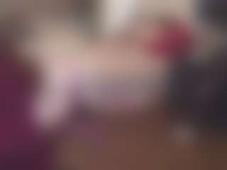 Live cam show with ireallysquirt - Old on WildCum
