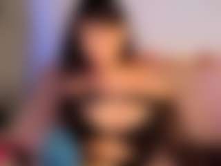 Live cam show with Amelie - Average on Uber Horny