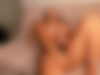 Live cam show with Amelie - Nipple Piercings on Camsoda