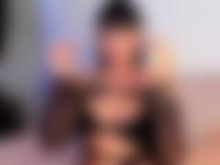 Live cam show with Amelie - Lovense Brown Hair on Uber Horny