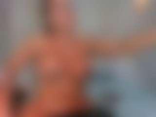 Mia wilddoll's Live Sex Cam Show
