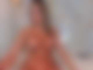Live cam show with Mia wilddoll - Bikini on CamClone