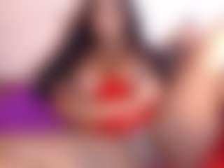 Live cam show with Ginna - Shaved Pussy Mature on StripNow