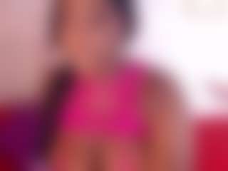 Live cam show with Ginna - Black Petite on Sweet Sext
