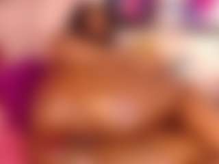Show de cam en vivo con Ginna - Tease MILF en Camsoda