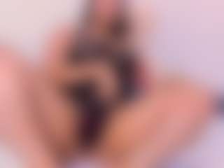 Live cam show with I S A B E L L A - College on Camsoda