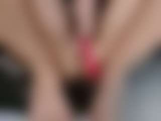 squirtyshow MILF webcam performer live streaming