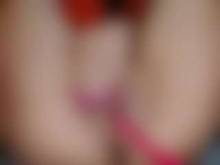 Live cam show with squirtyshow - Bedroom on liverealitysex.com