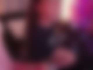 Live cam show with Kataleya Gil - Shaved Pussy Curvy on Camsoda