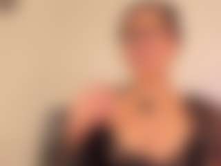 Live cam show with SarahInk - Deepthroat on CamwithHer