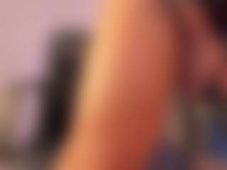 Live cam show with SarahInk - Squirt on Latina Girls