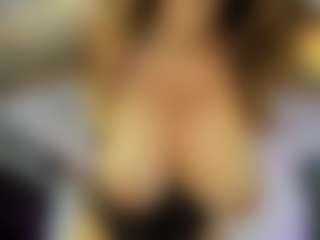 Lara's Live Sex Cam Show