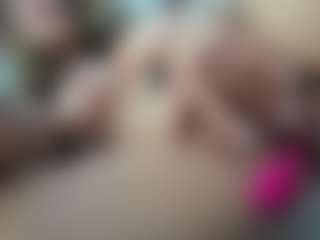 Live cam show with Lara - Interactivetoy Teen (18+) on Camsoda.co