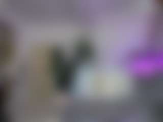 Live cam show with Lara - Smoke on xDating
