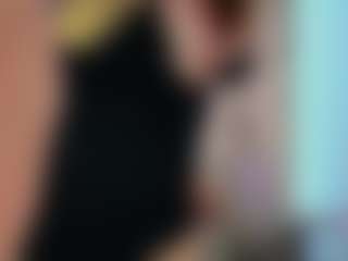 Live cam show with Lara - Foot Fetish on Mixed Magazine Live