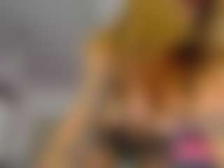 Live cam show with Lara - Blonde Hair on Chatstar