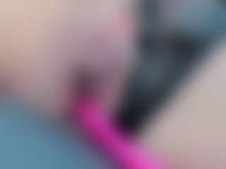 Live cam show with Lara - Oil on Streamer API