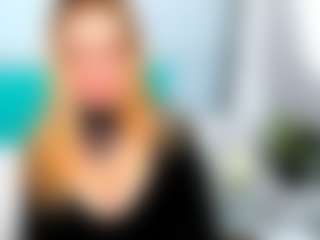 Live cam show with EliseFast - Glasses on Dolls Live