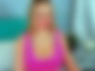 Live cam show with EliseFast - Tease on Fit Hotties
