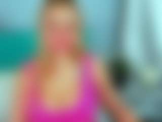 Live cam show with EliseFast - Blue Eyes on friskycurves.com