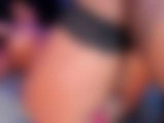 Live cam show with isabelredrose - Amateur Curvy on TeamSkeetLive