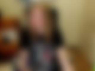 Live cam show with ghostly-temptation - Brown Hair on TastyBlacksLive