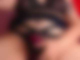 Auroraaa's Live Sex Cam Show