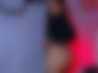 Live cam show with Auroraaa - Curvy Teen (18+) on CamClone