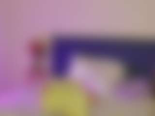 Live cam show with Dani-Moore - Sexy on Milfs Live