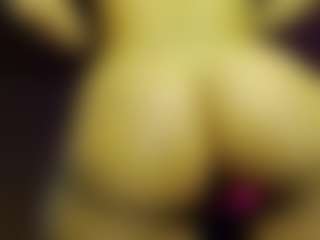 Live cam show with Dani-Moore - Rubia on Camsoda