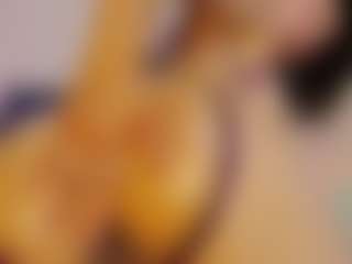 Live cam show with Dani-Moore - Moan on eurowanks.com