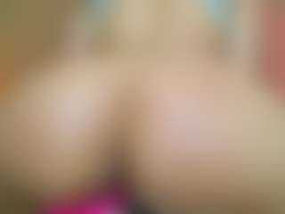 Live cam show with Dani-Moore - Twerk on Camsoda Late Night