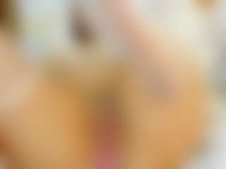 Live cam show with Indi-catalina - Garter on TeamSkeetLive