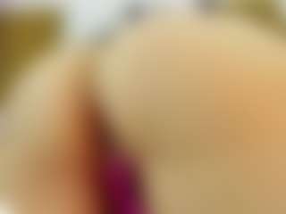 Live cam show with Indi-catalina - Garter on Camsoda Late Night