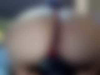 Hotpinkcheeto's Live Sex Cam Show