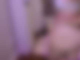 Hotpinkcheeto's Live Sex Cam Show