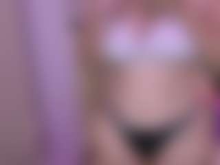 Live cam show with Hotpinkcheeto - Bedroom on sexylive.show
