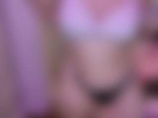 Hotpinkcheeto's Live Sex Cam Show