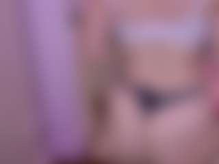 Hotpinkcheeto's Live Sex Cam Show