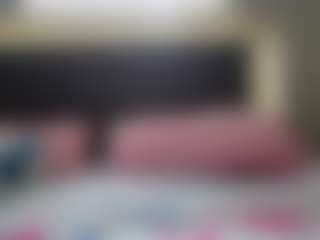 Hotpinkcheeto's Live Sex Cam Show