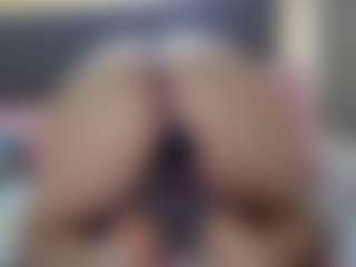 Hotpinkcheeto's Live Sex Cam Show