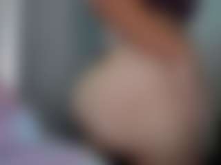 Live cam show with Hotpinkcheeto - Shaved Pussy on Camming Site